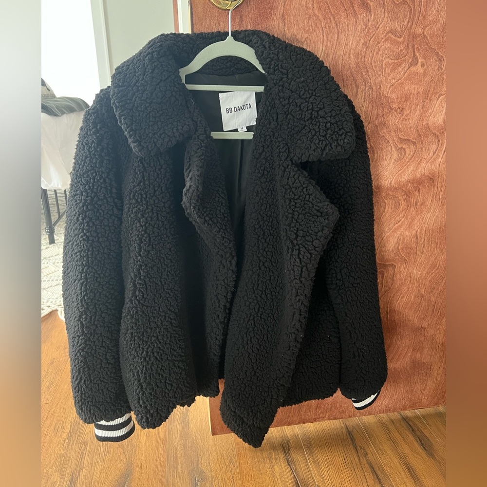 BB Dakota Women's Black Sherpa Jacket
